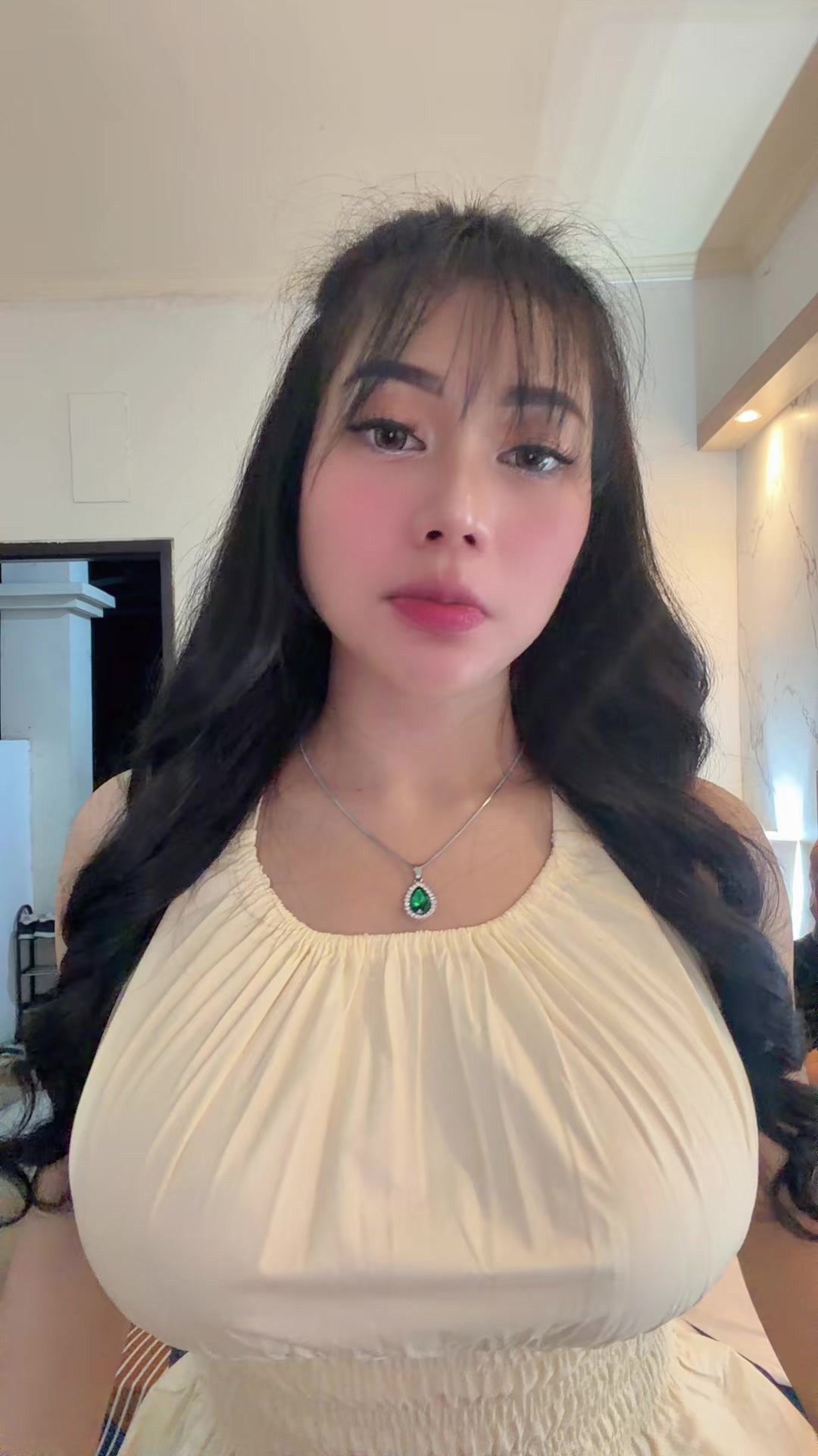 @V🐬