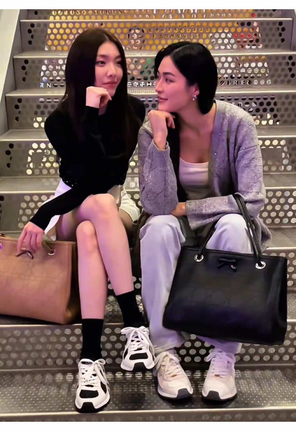 @LINGORMHOLIC