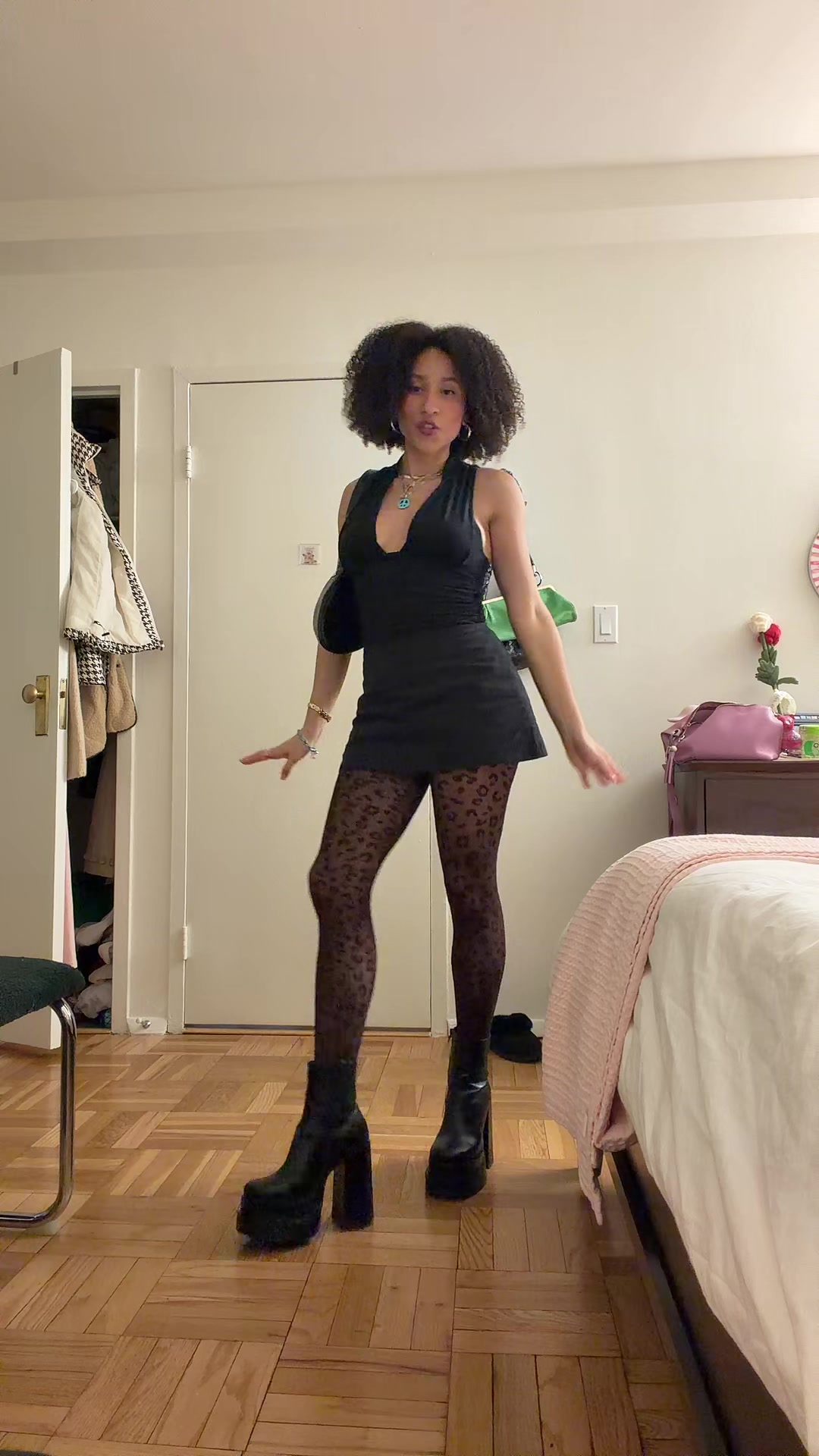 @nia