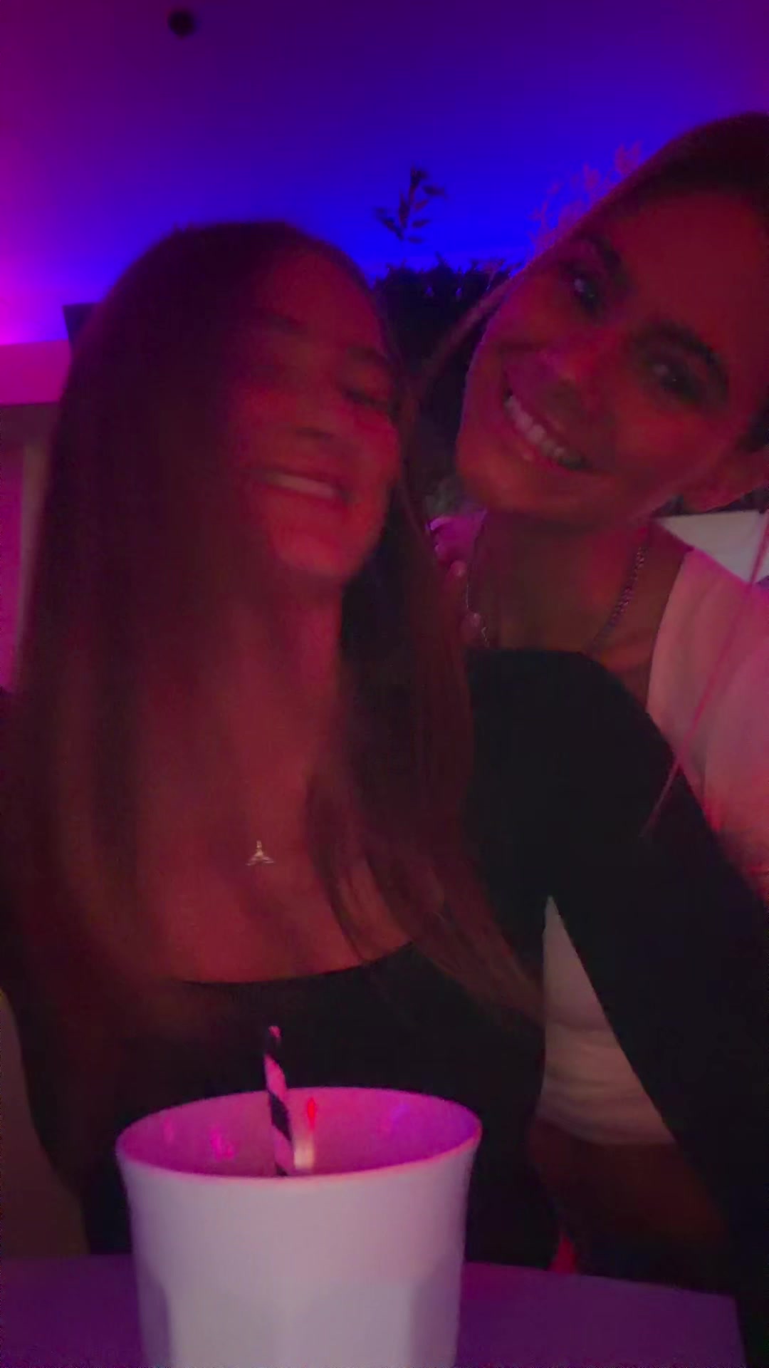 @Chloeeee