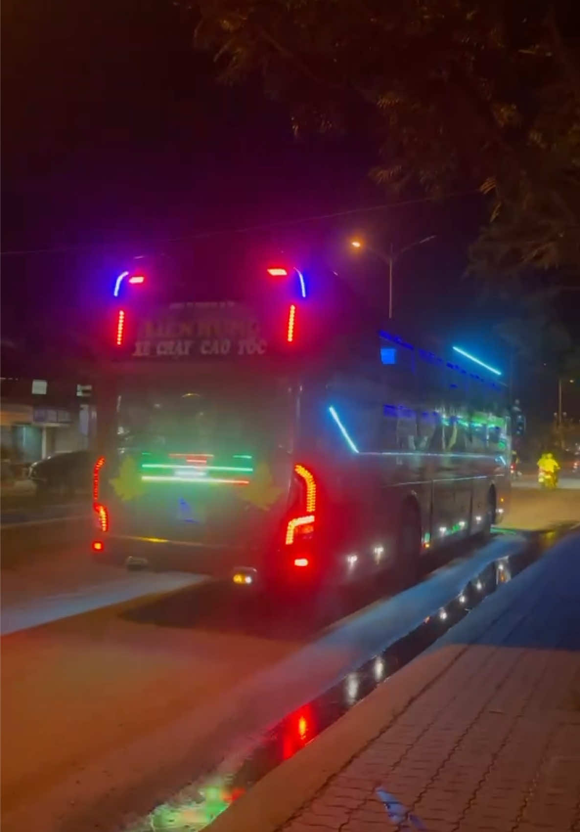 @Ho&agrave;ng Huy 🚌 71🌴