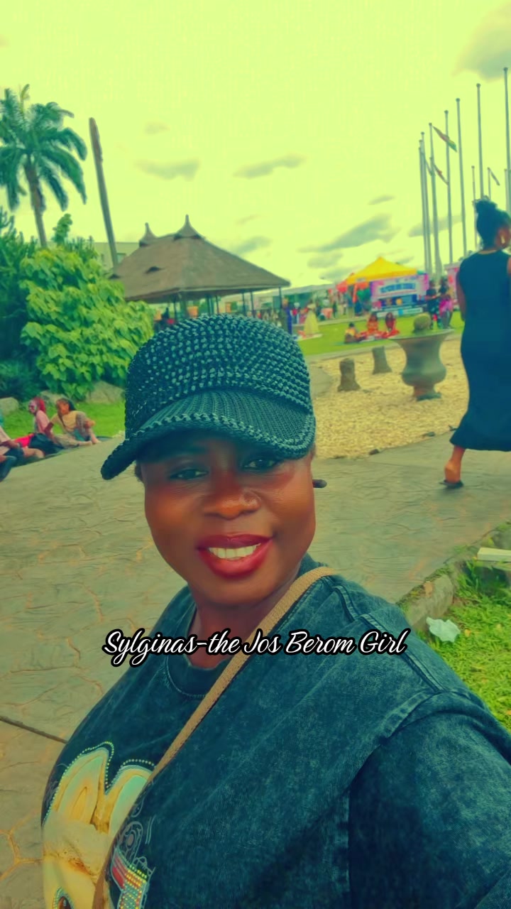@SYLGINAS the Jos Berom Girl