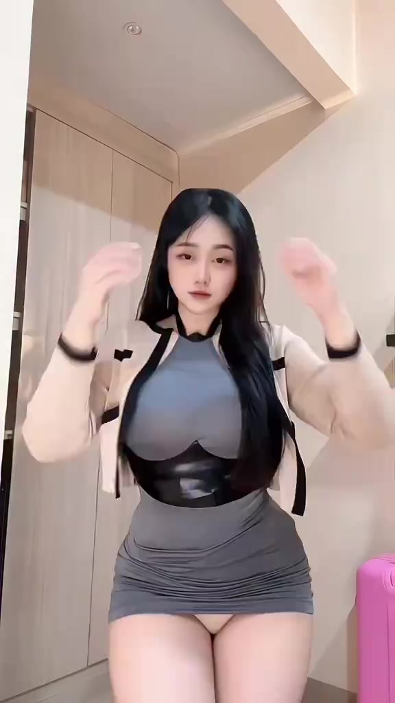 @Dinda udah basah💦