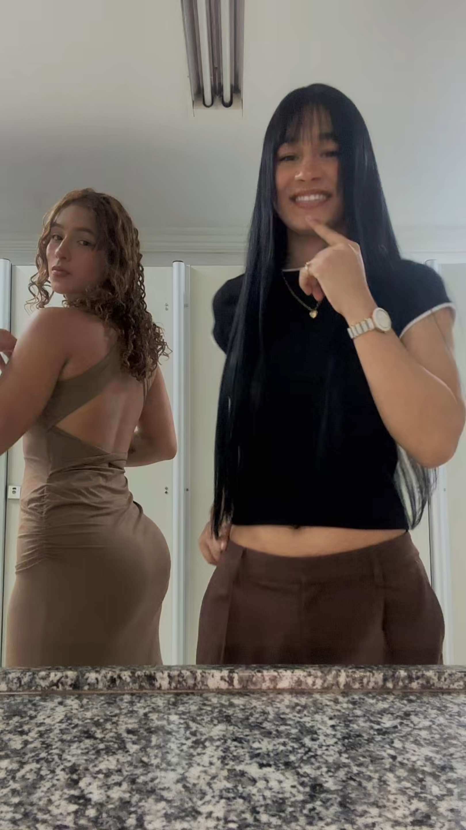 @Viviane