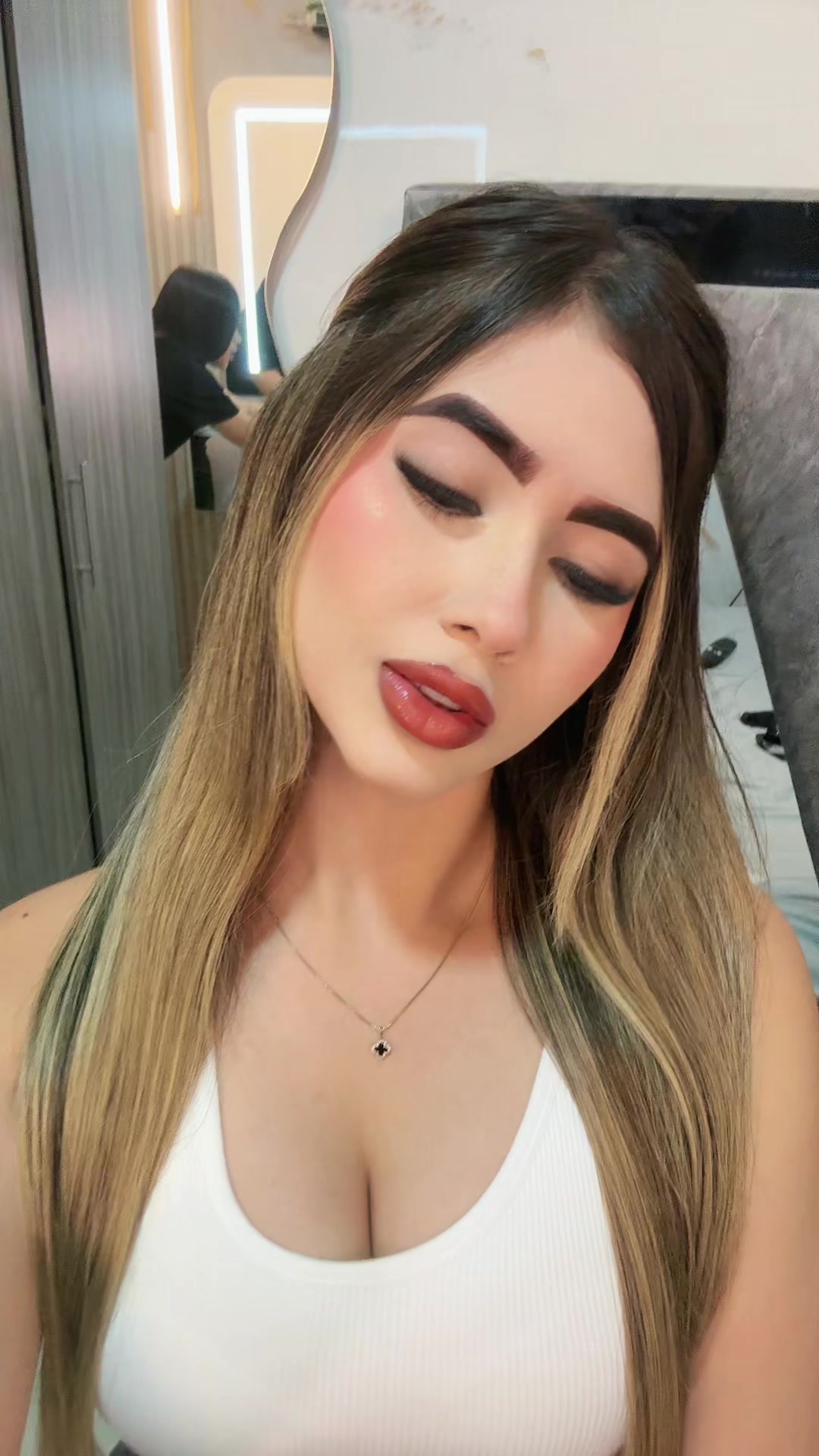 @𝓥