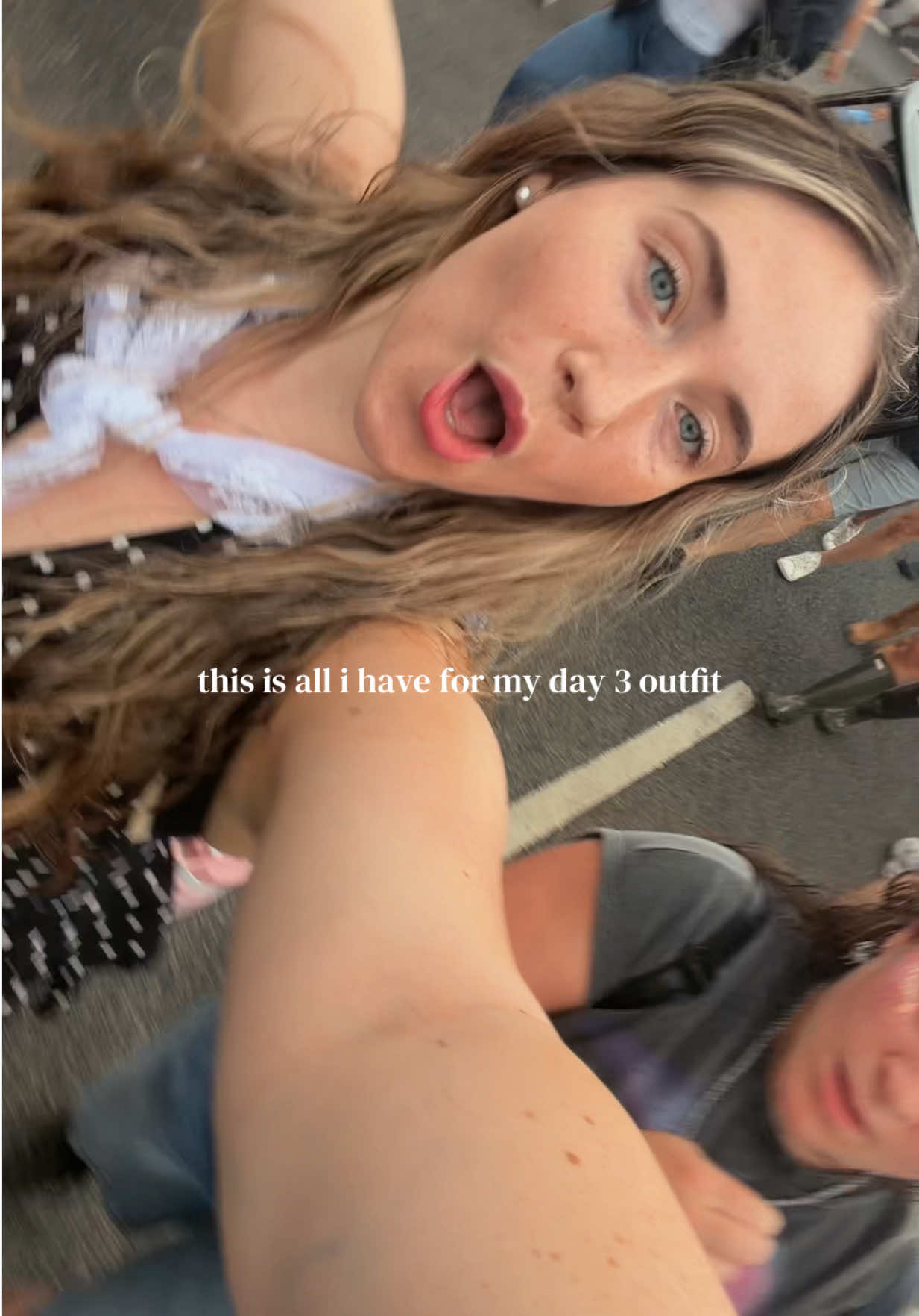 @★ T A Y ★