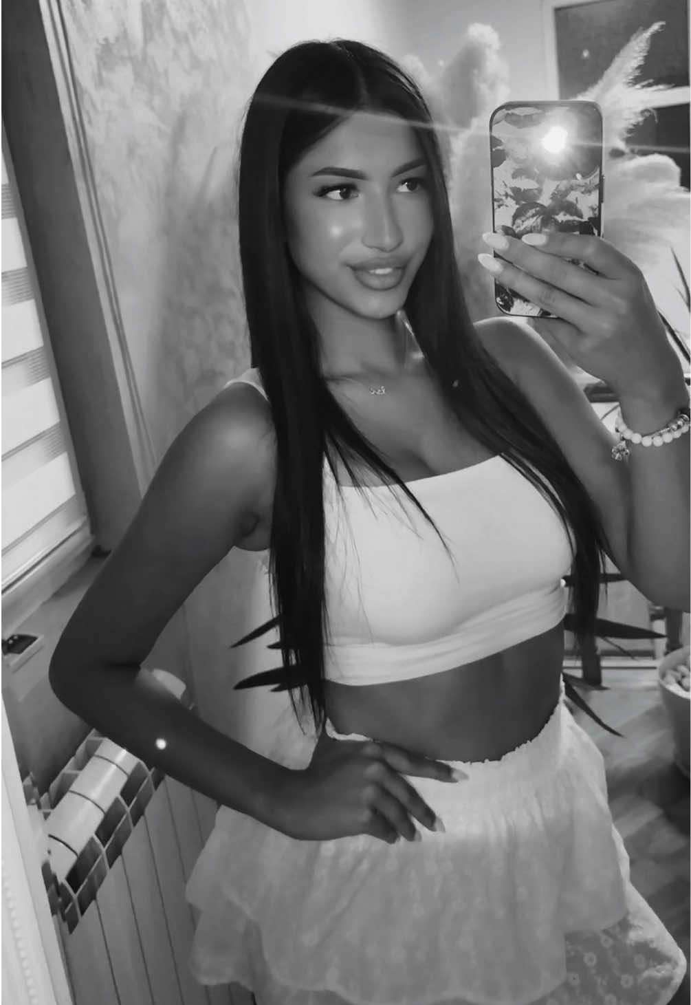 @𝒜𝓃𝒹𝓇𝑒𝒶