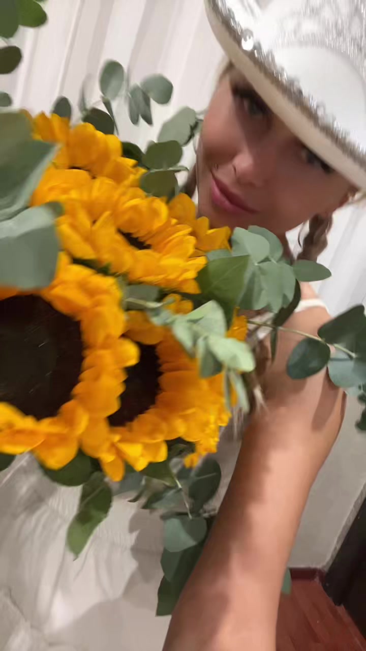 @Эля
