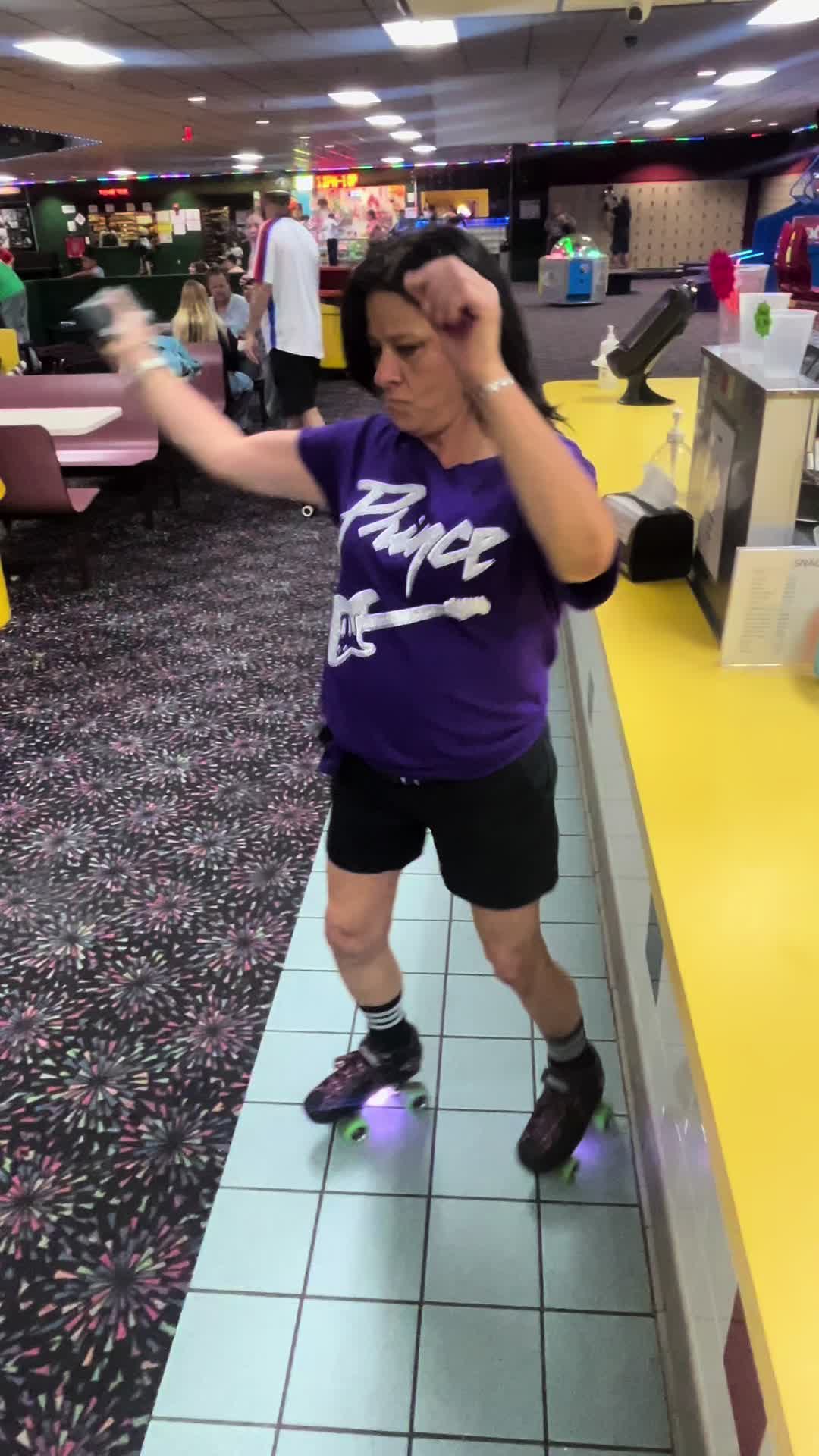 @melanieatlskates