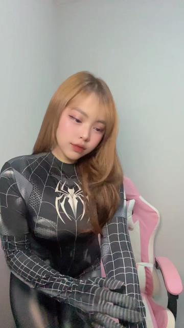 @_ayang9