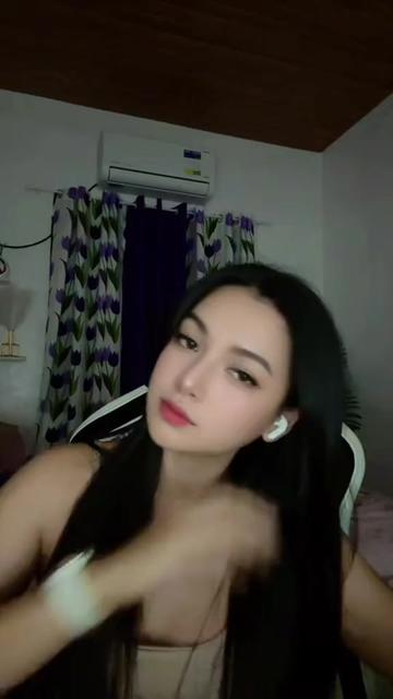 @👑 𝑯𝒂𝒛𝒆𝒍 👑