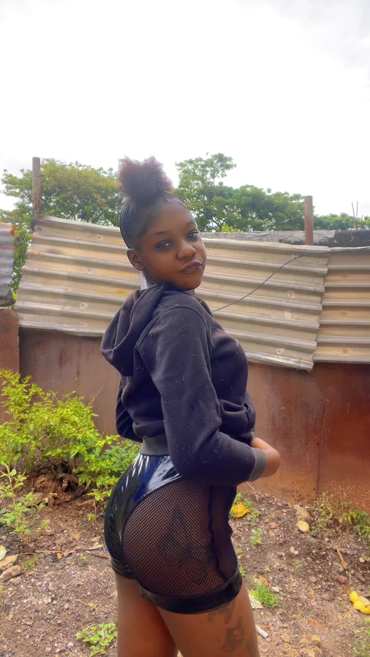 @_shaniek_