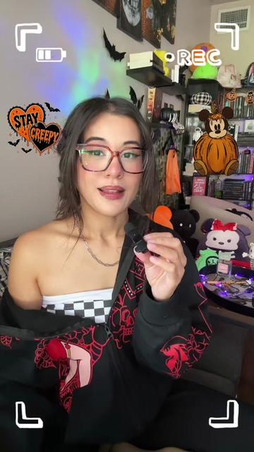@Lizzy⛓️🧿🧸🖤