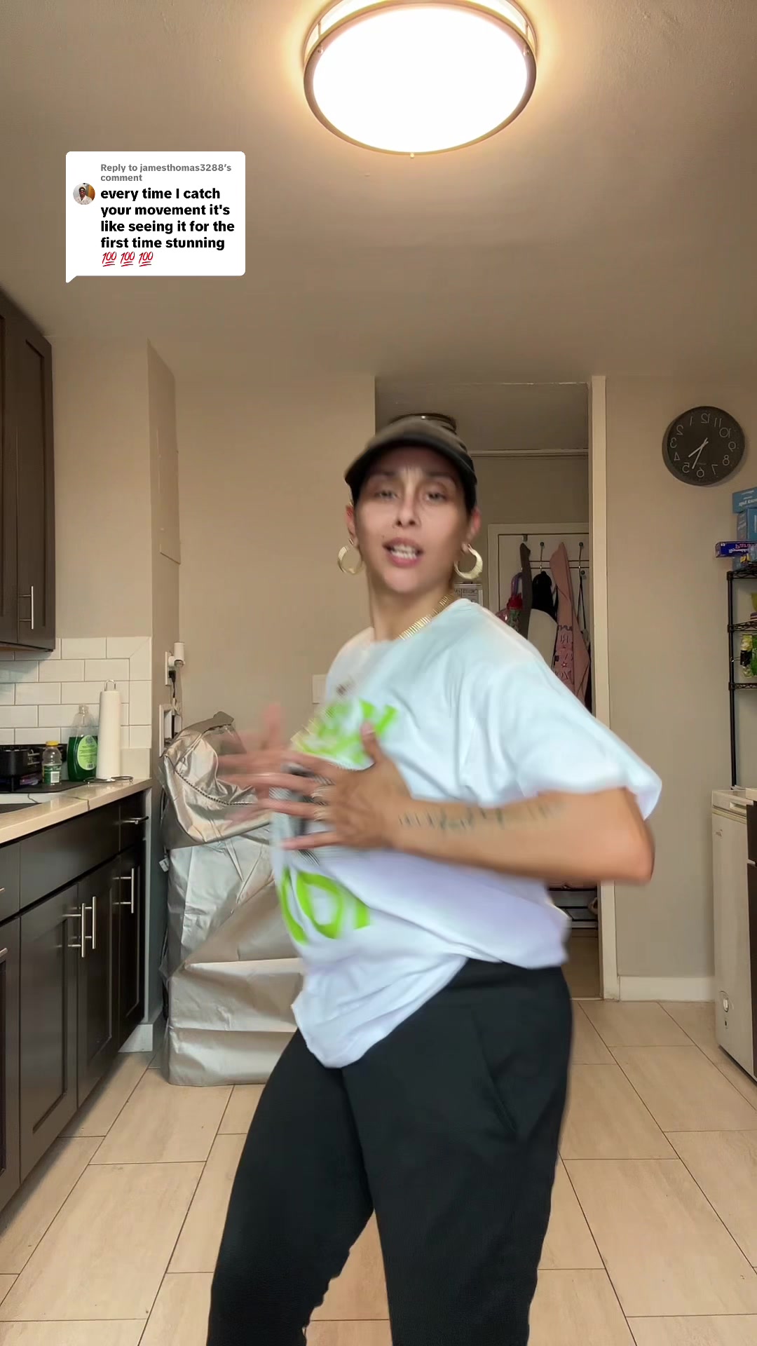@momof4