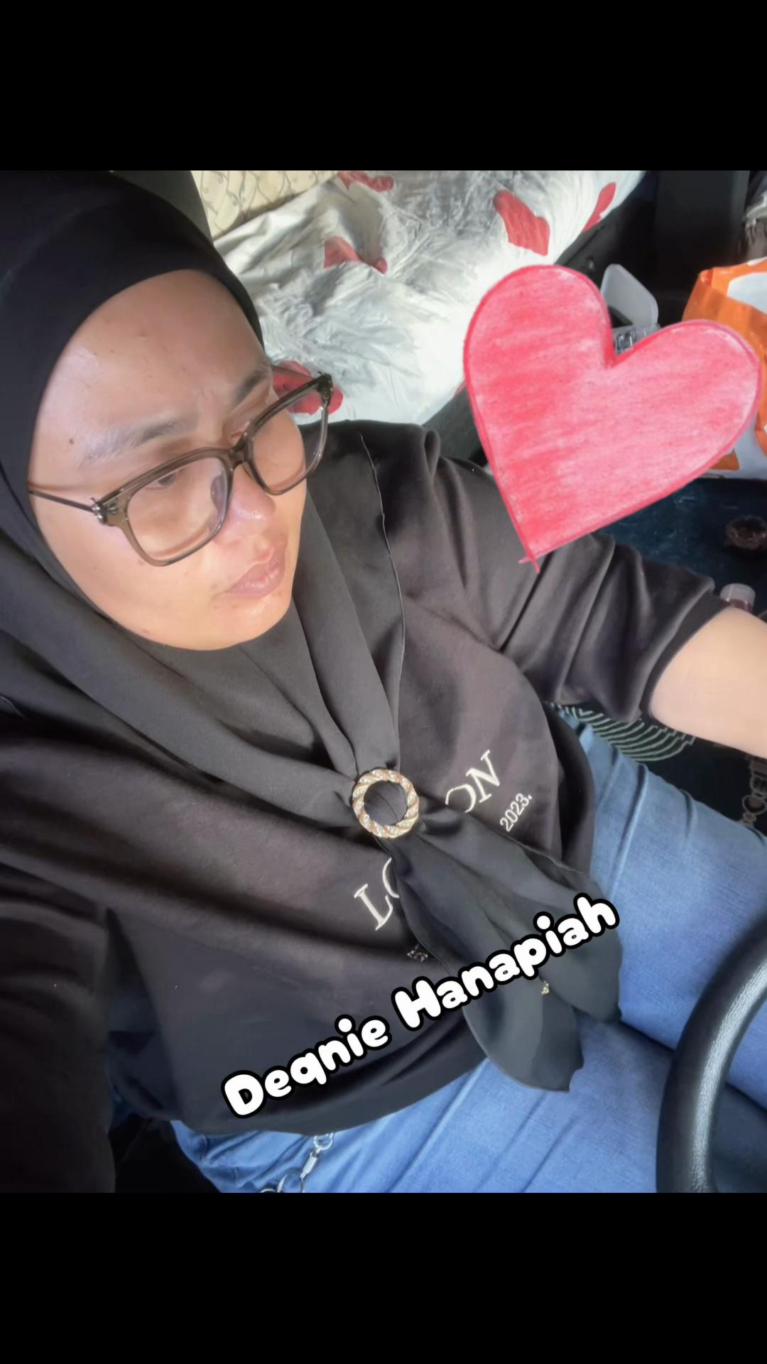 @Deqniehanapiah