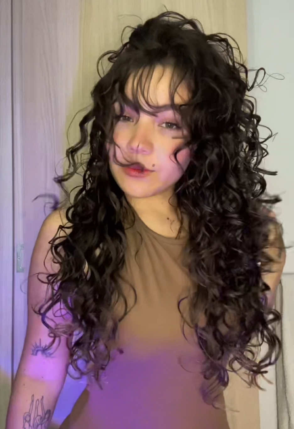 @…