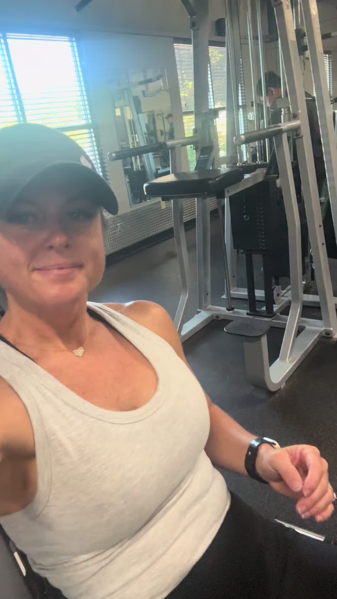 @ash.fit.mom