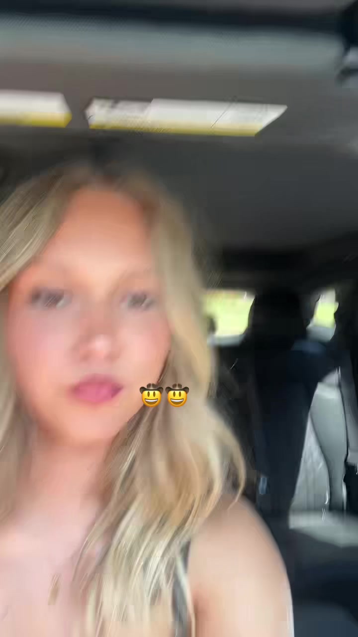 @Liv💛💛