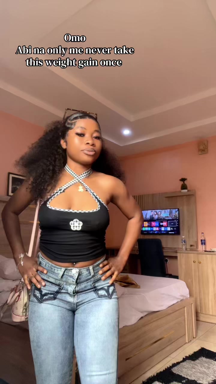 @Debbyᥫ᭡🍒