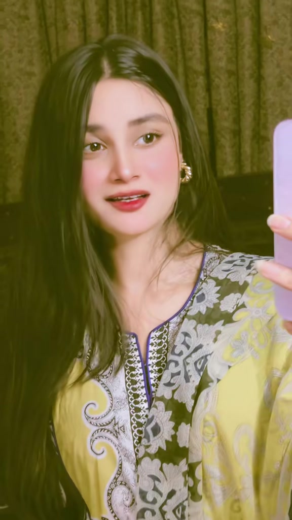 @Emaan🕊️✨