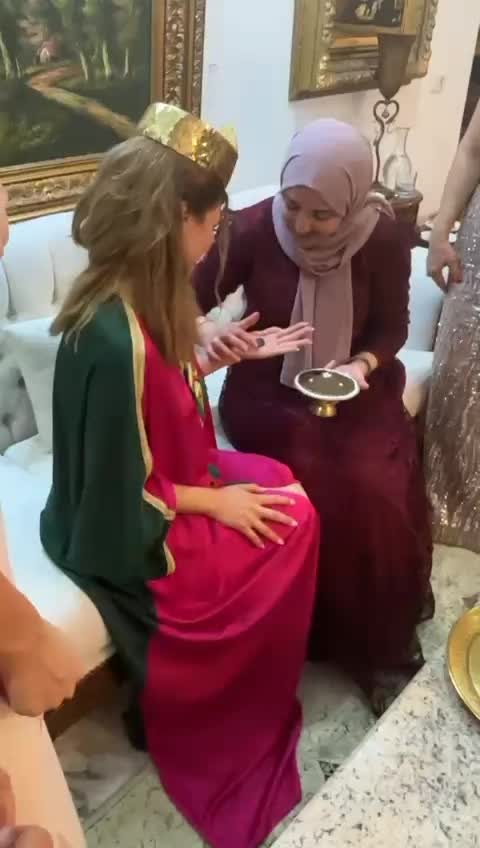 @Latyfa