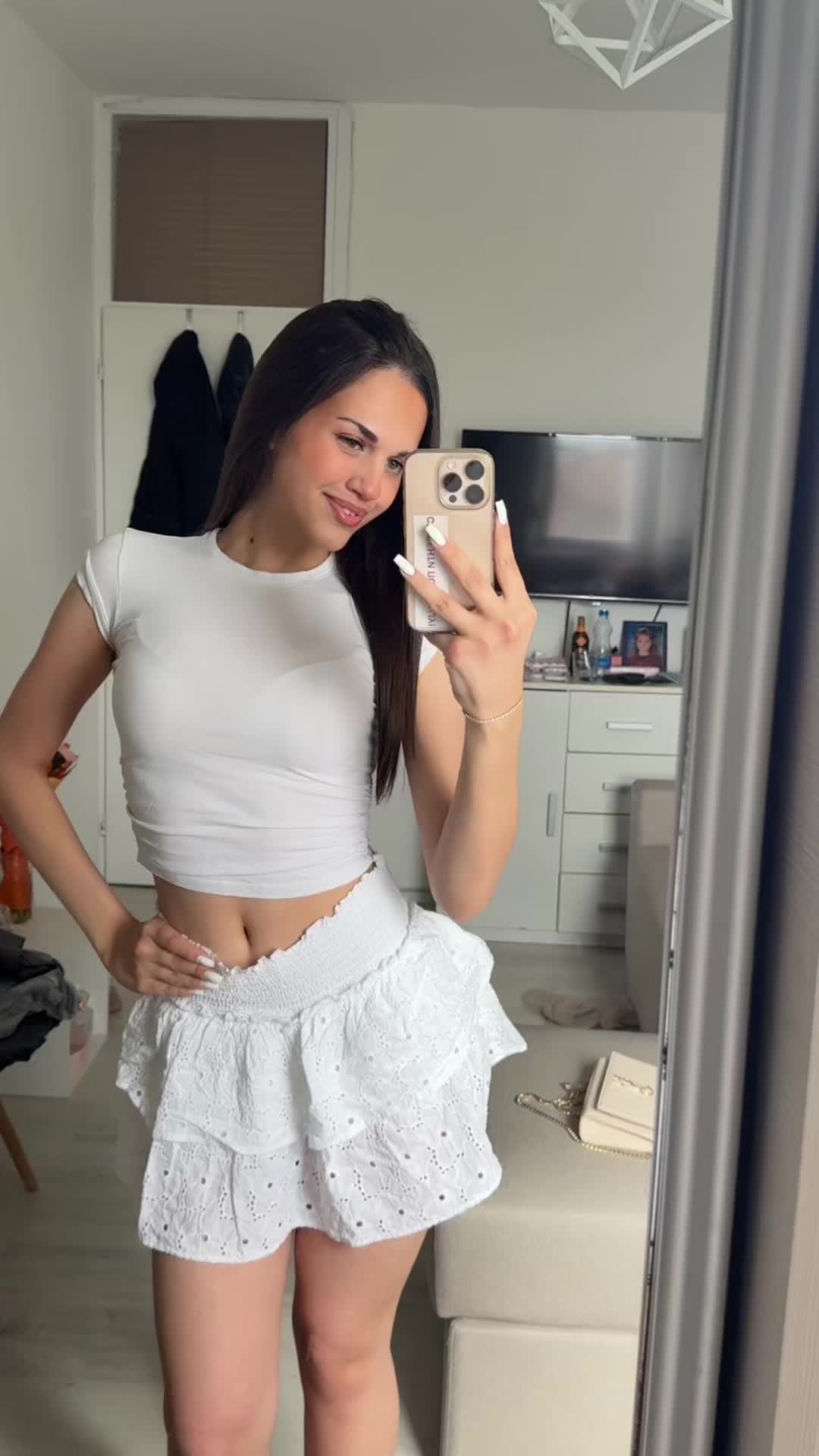 @𝓶