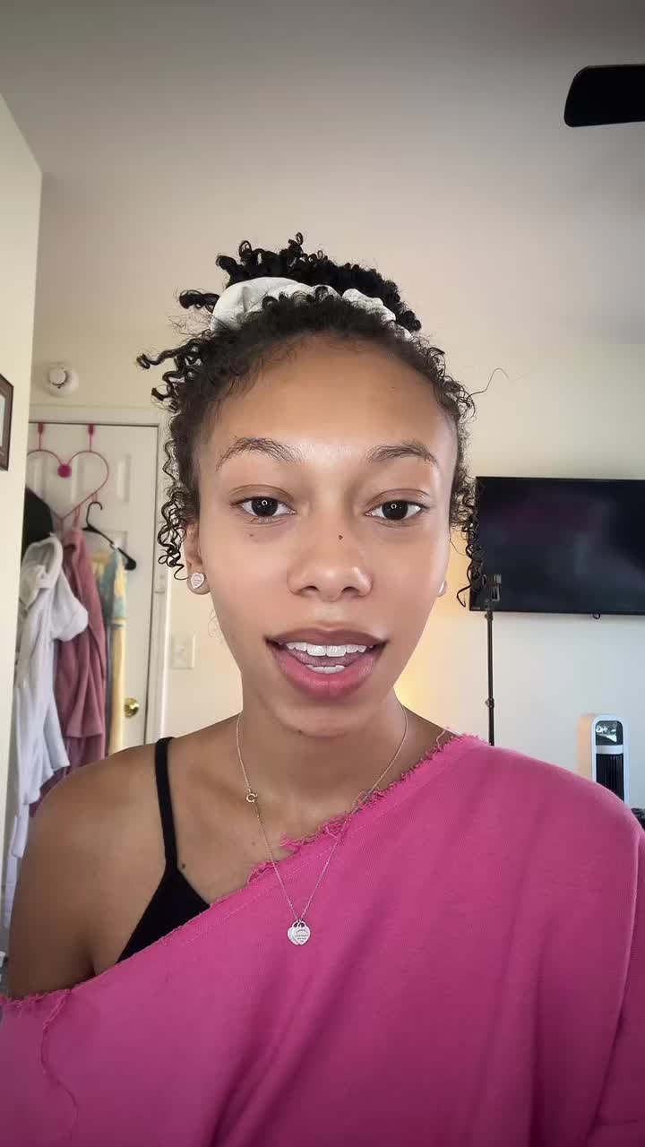 @AYSIA NICOLE