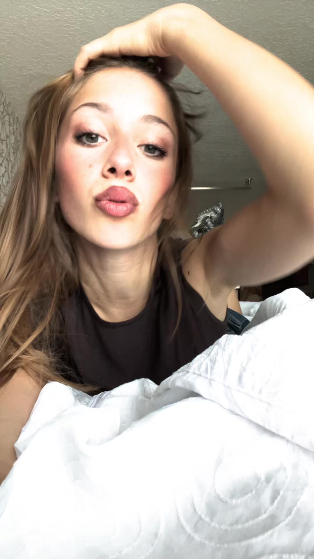 @laralombardii