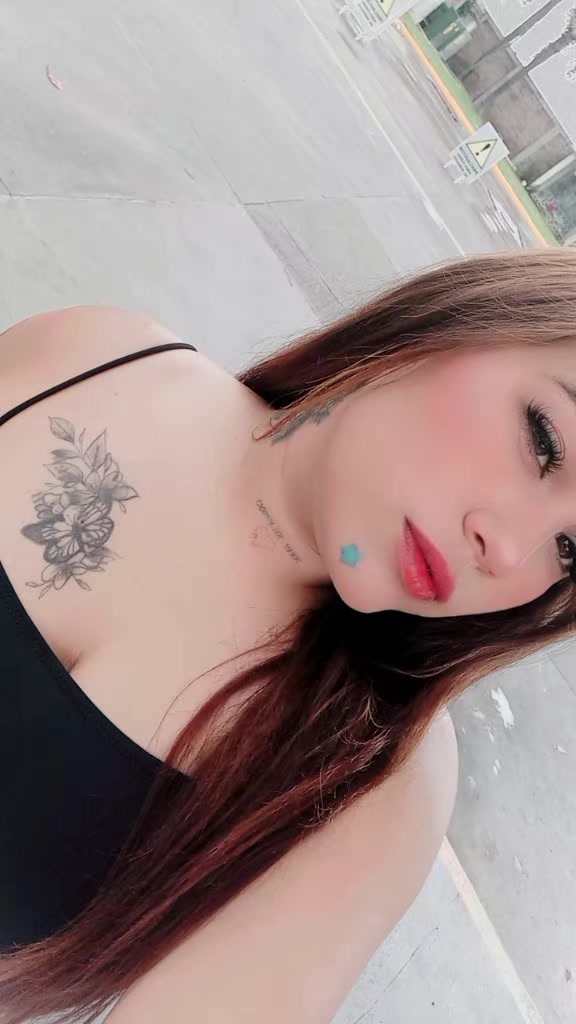 @Dvg🖤🧔🏻&zwj;♀️