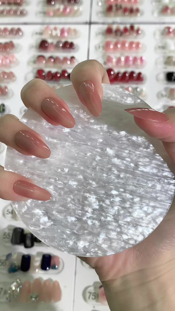 @Molly Nails Ind