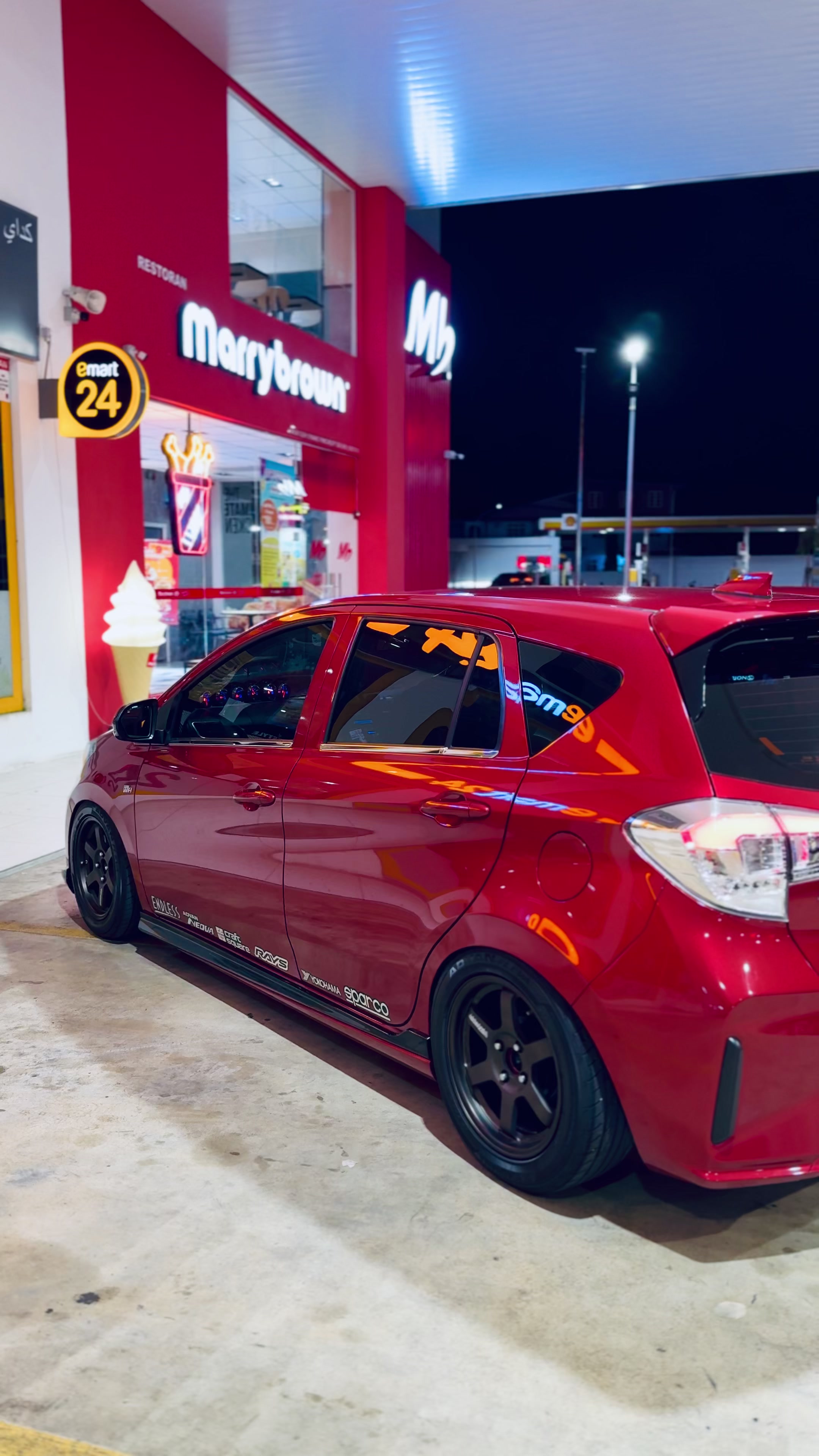 @𝐀𝐦𝐢𝐫 🛍️