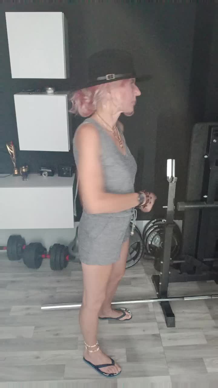 @Kinga✌(◕‿-)✌✿ &hearts;‿&hearts;)