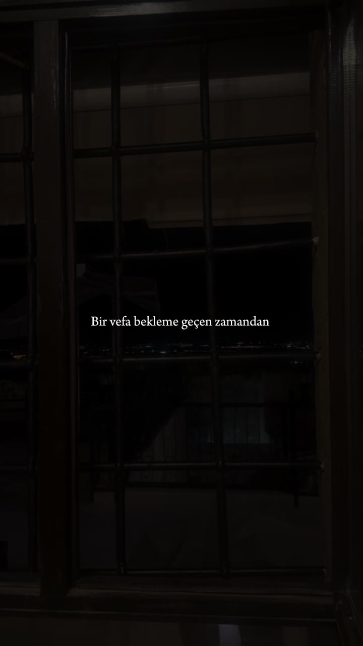 @𝐴𝑦𝑠̧𝑒 𝑁𝑢𝑟