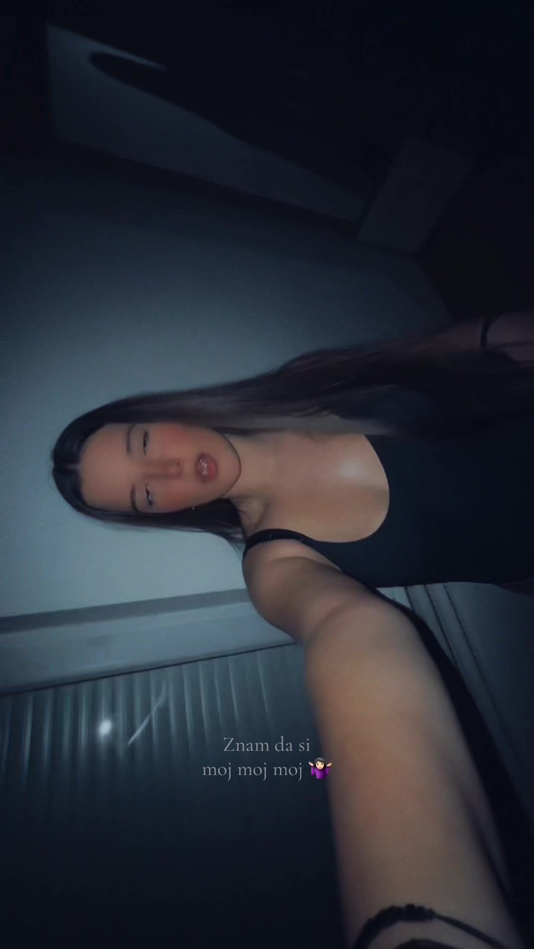 @🫦