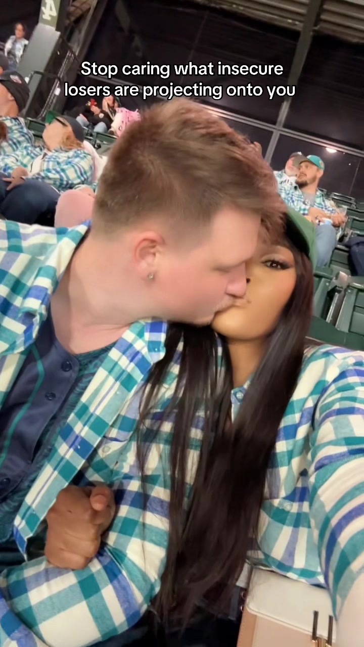 @nikimark08