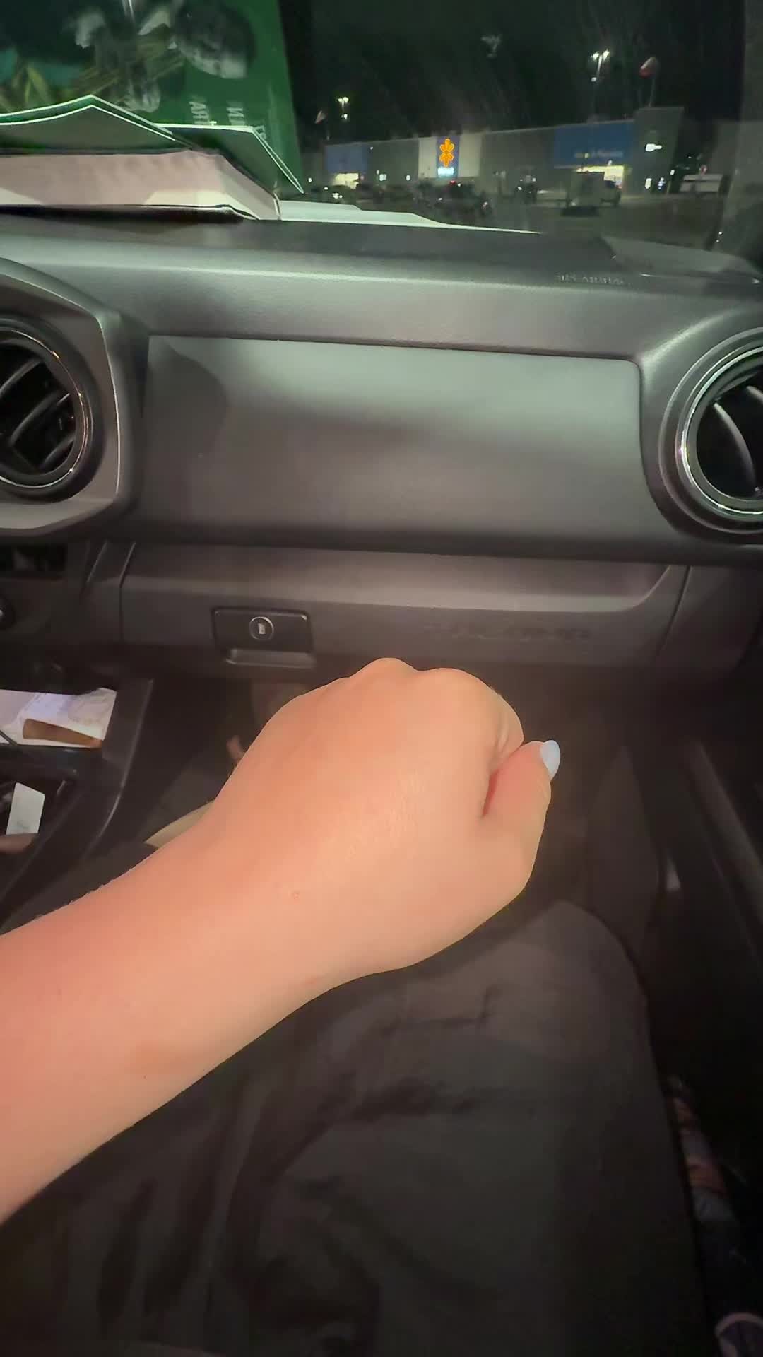 @ttheskyyisfallingg