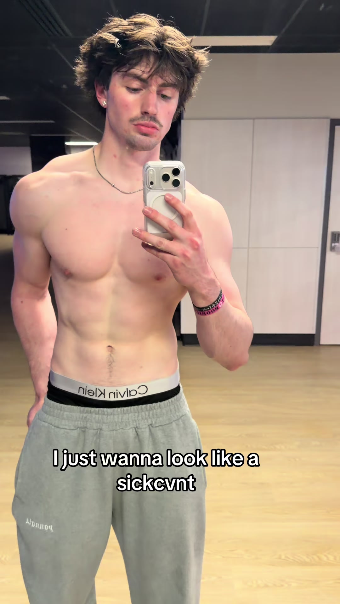 @️