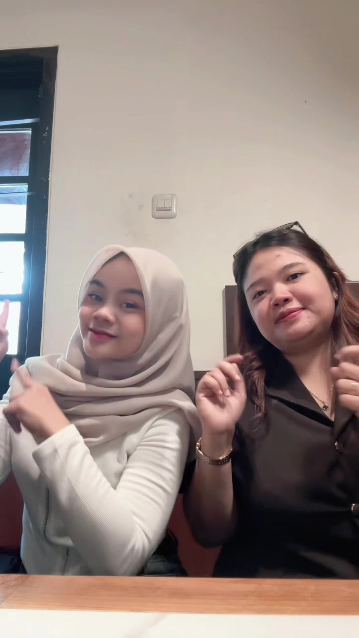 @nabila•