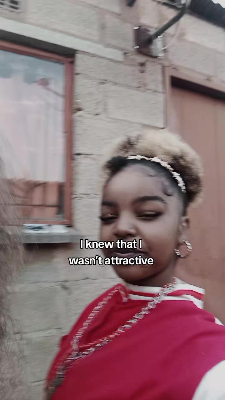 @KaraBow 🦋.