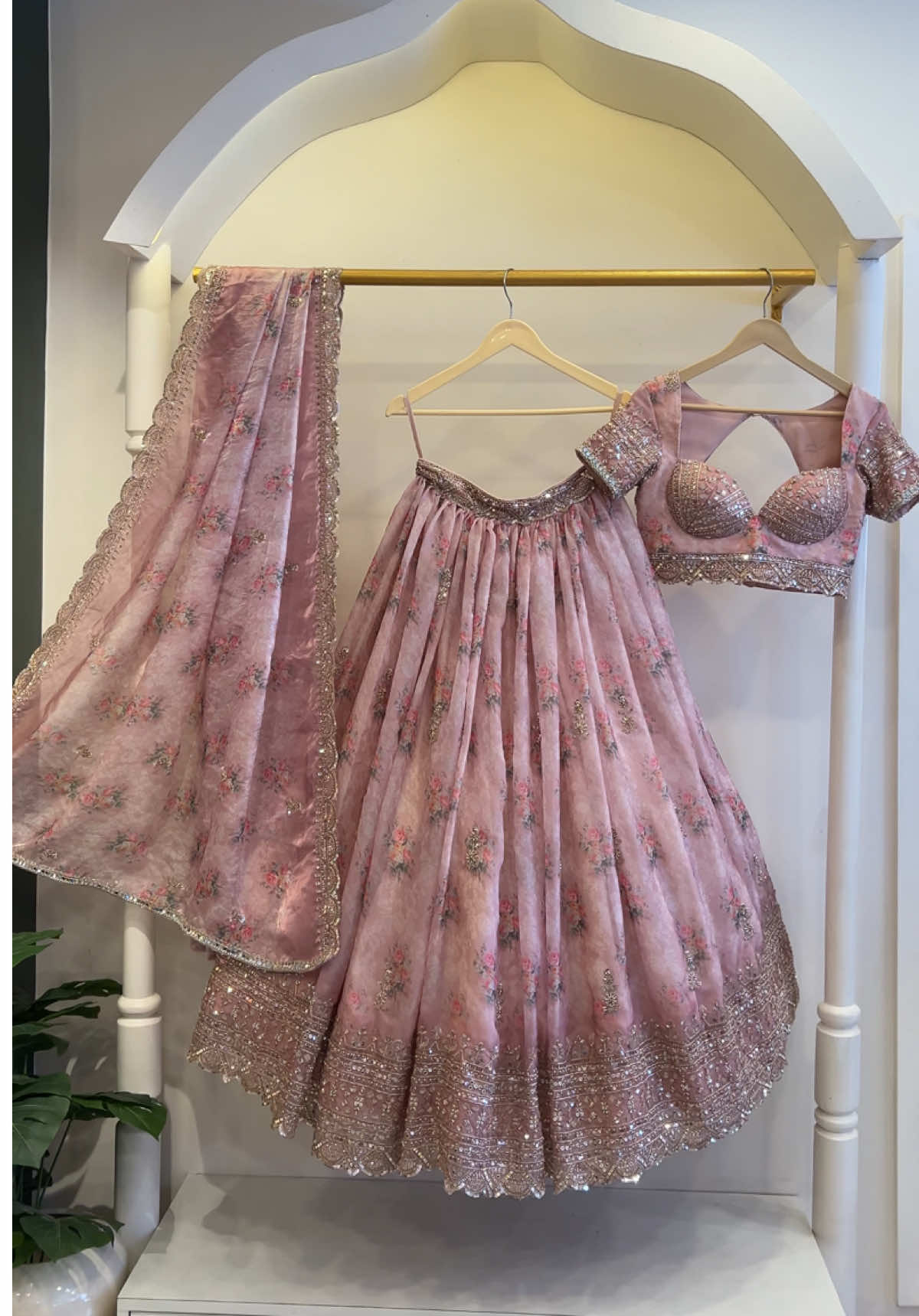 @aura_couture