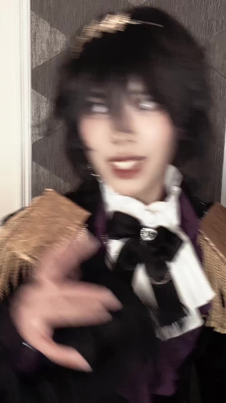 @☣︎「 CΔLX 」☣︎
