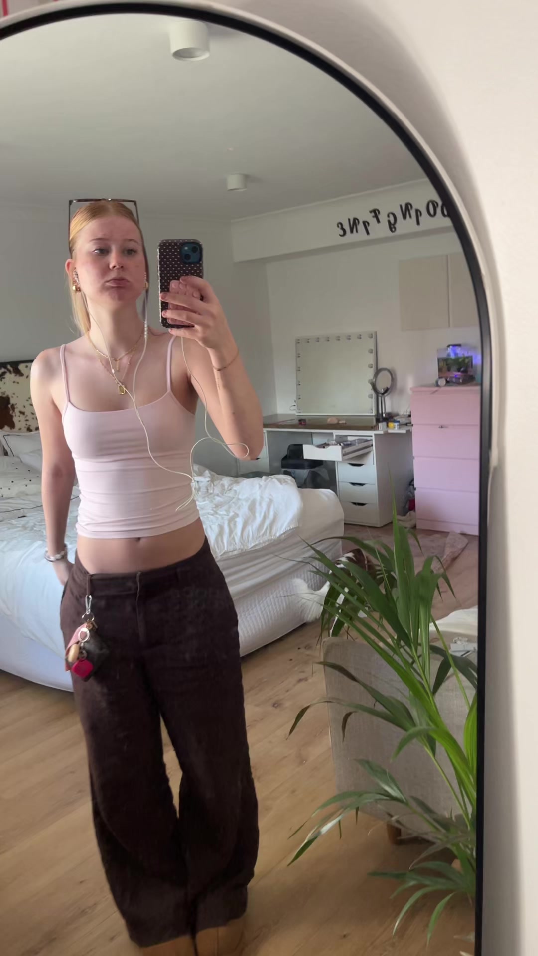 @chloefrederiksen_