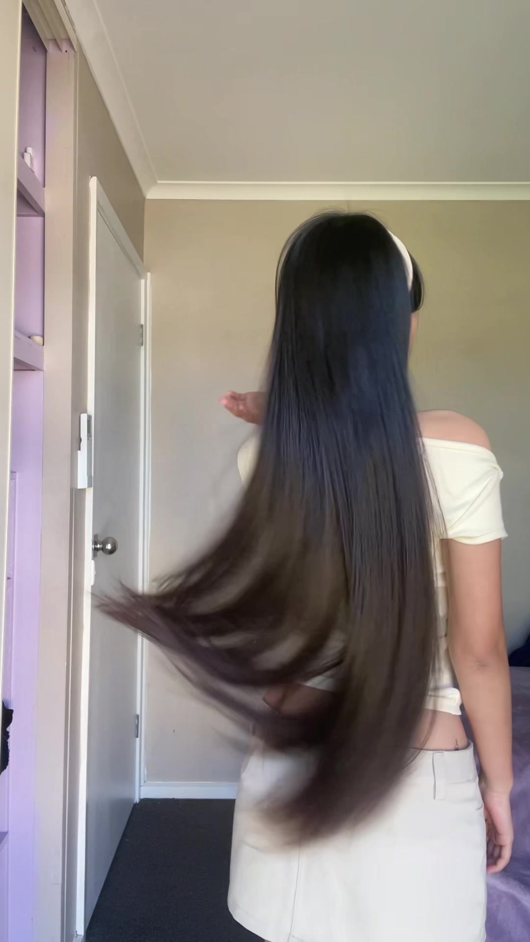 @><