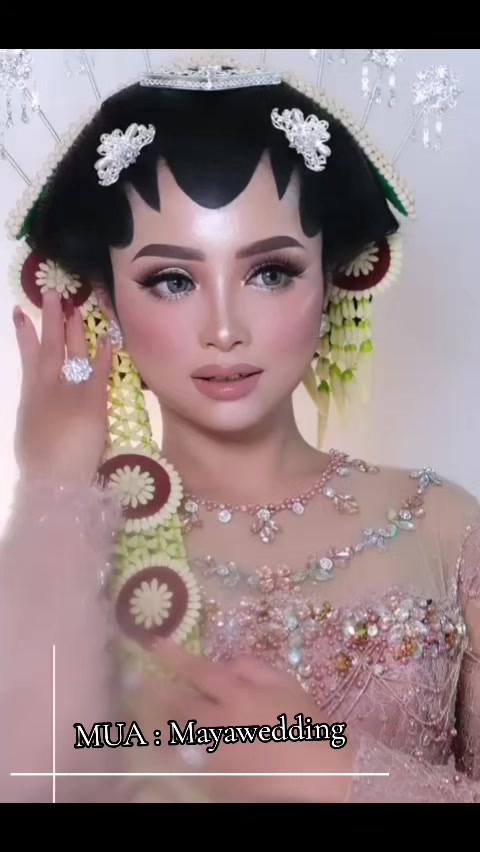 @Mayaweeding