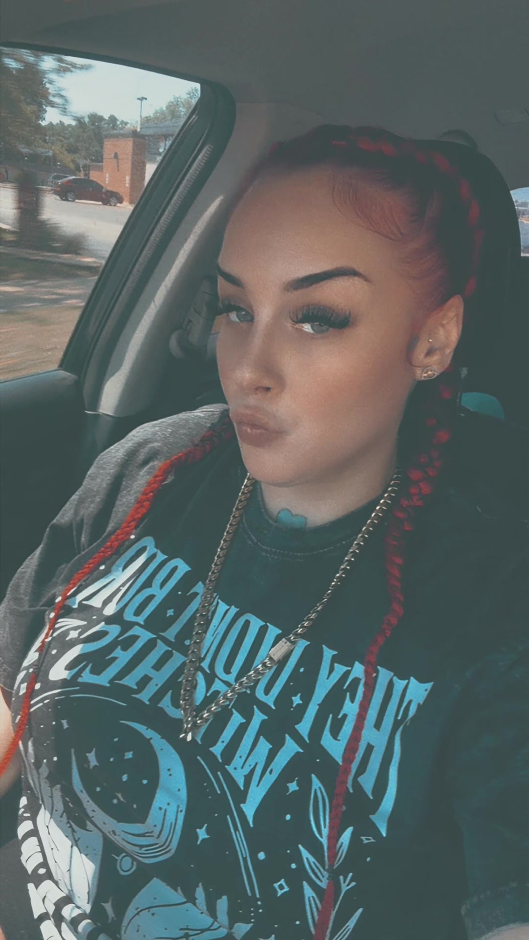 @CharminglyUnhinged