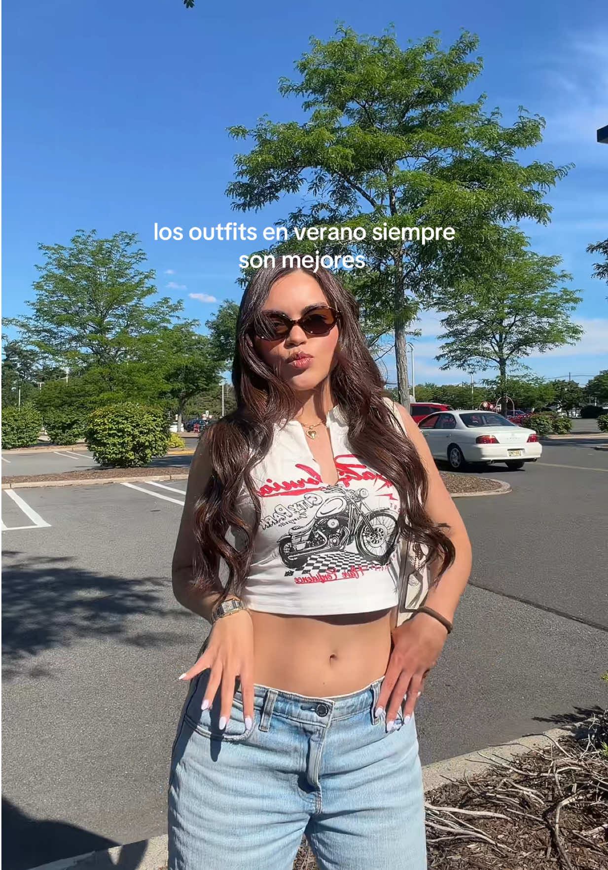 @Camila