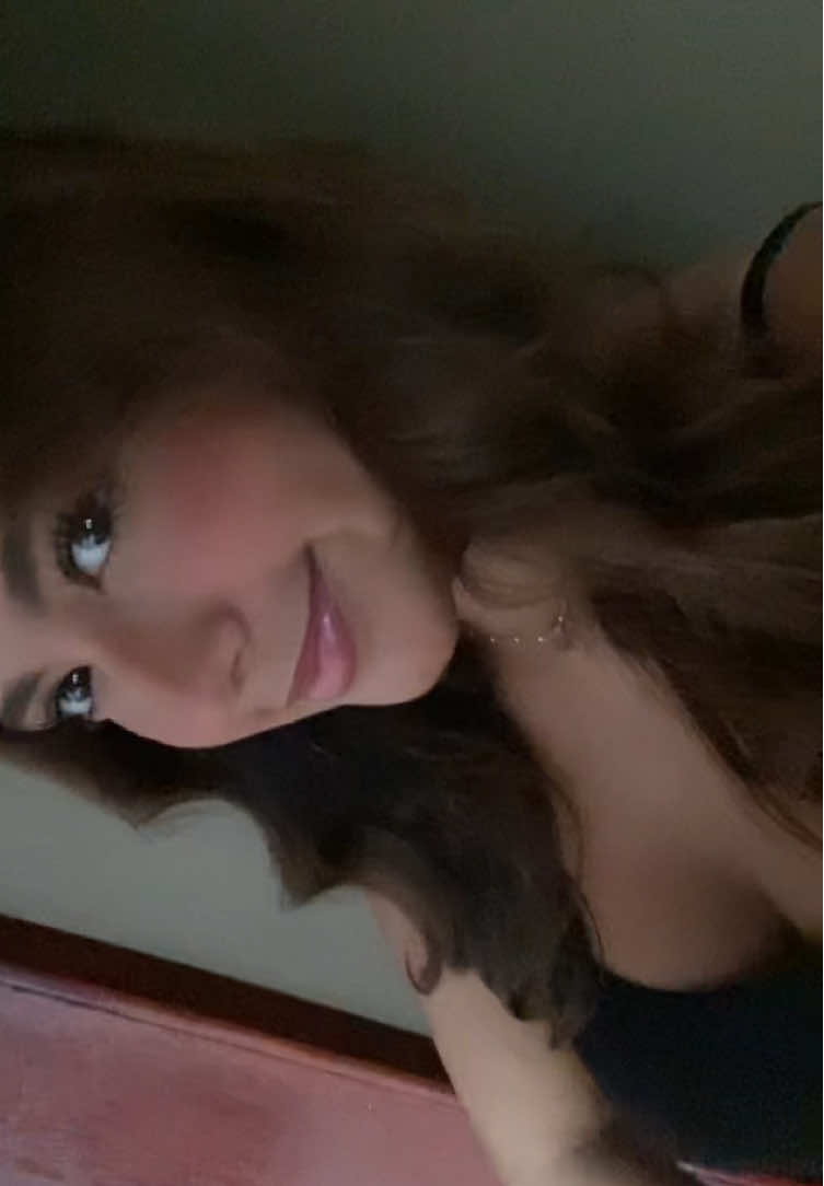 @liviaareiss_