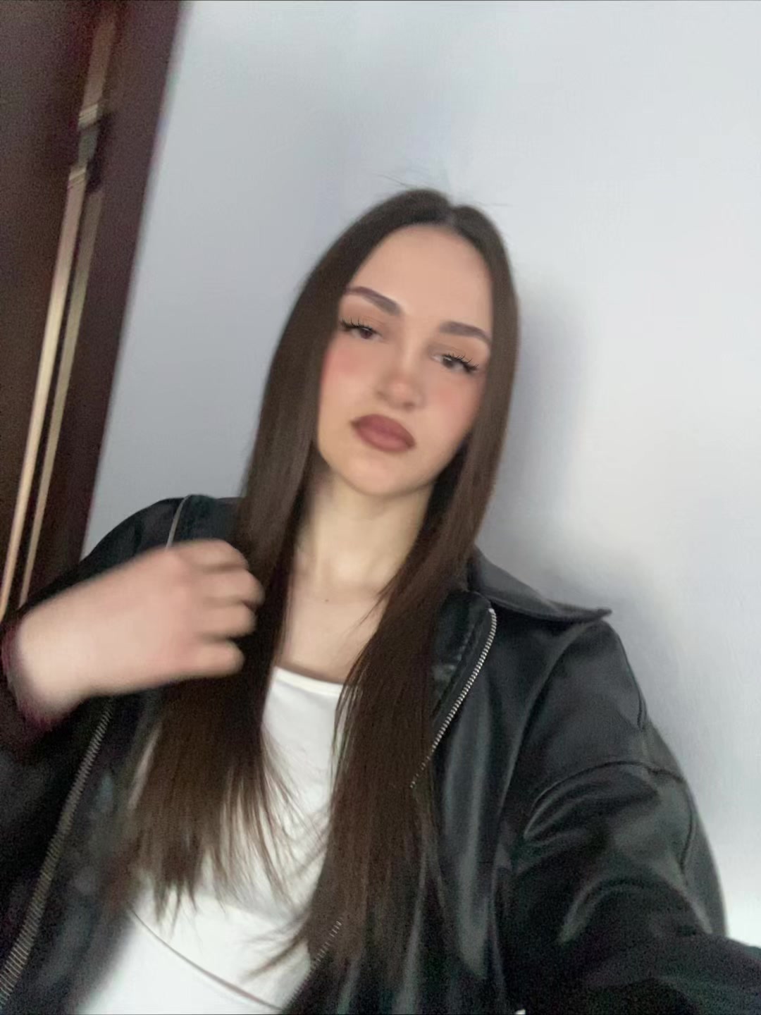 @leonisa