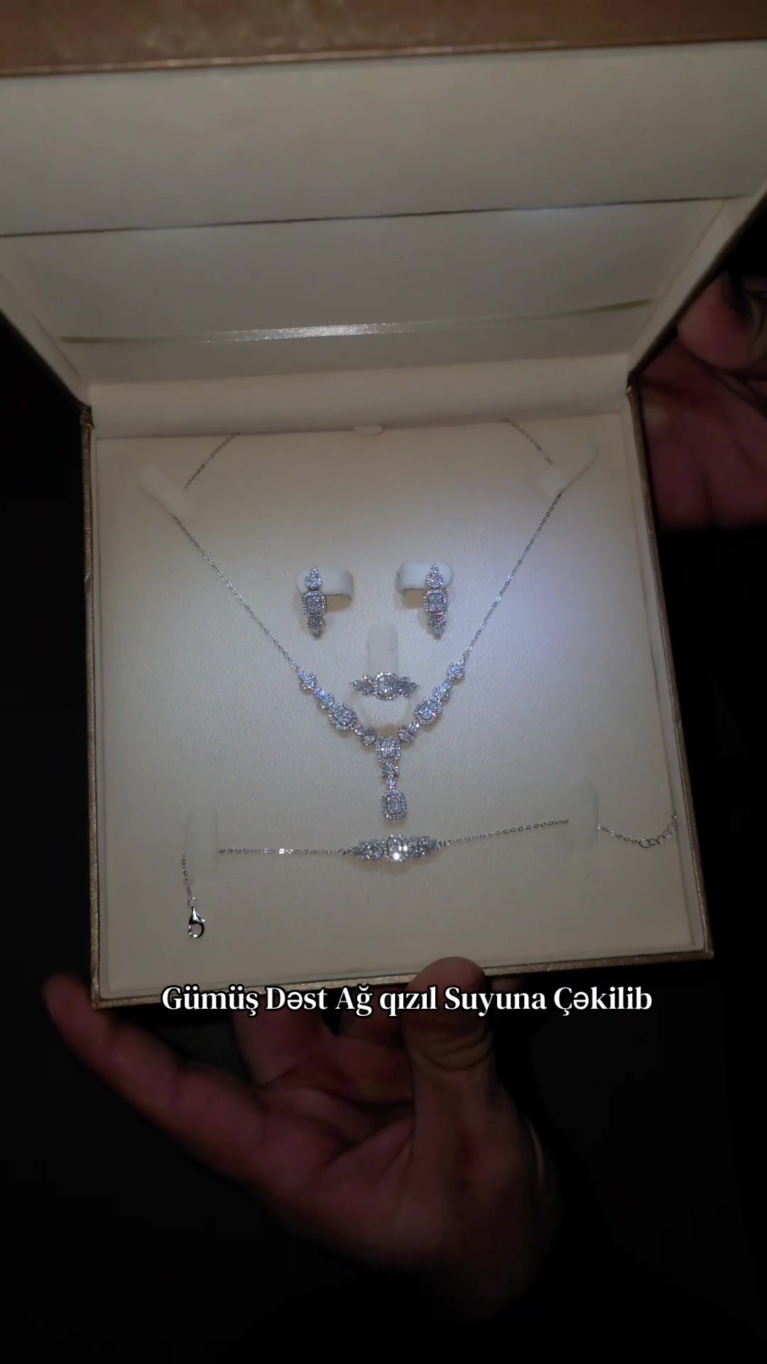 @Gumush_sep_qolbaglar