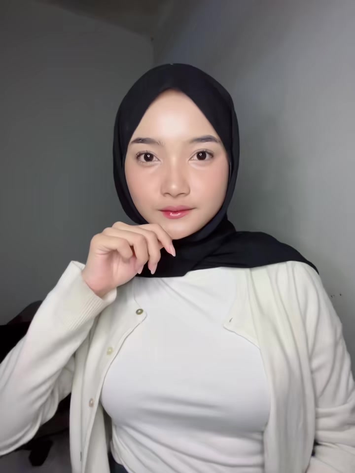 @Azura